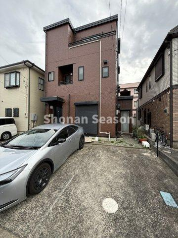 【外観】 | 二世帯住宅をお探しの方にイチオシ！5LDDKKの中古戸建が登場♪　
内装リフォーム完了済み（2025.10）室内がさらにキレイに生まれ変わりました！