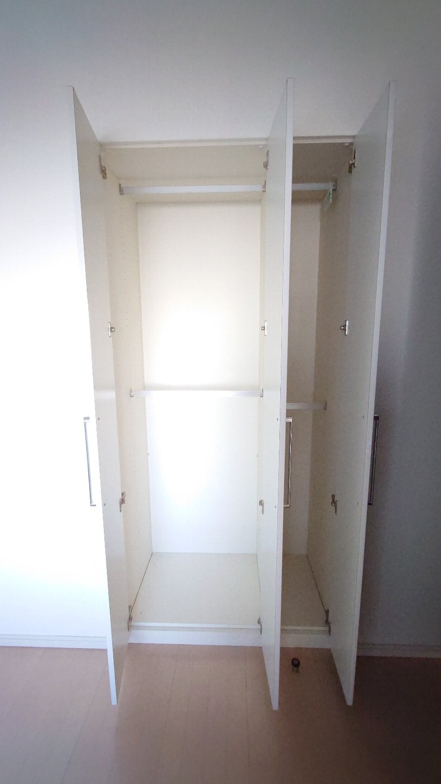 サンデュエル小山駅東通りの収納|北側6帖洋室　収納