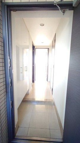 サンデュエル小山駅東通りの玄関|シューズボックスあり