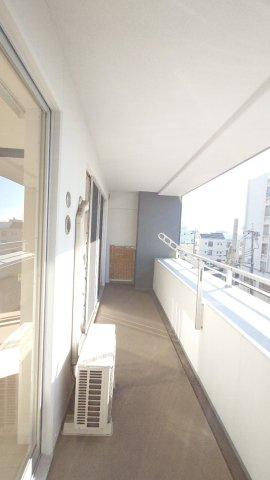 サンデュエル小山駅東通りのバルコニー