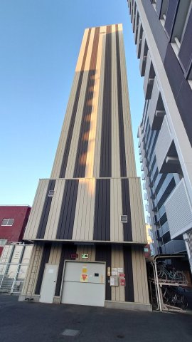 サンデュエル小山駅東通りの駐車場|タワー式駐車場