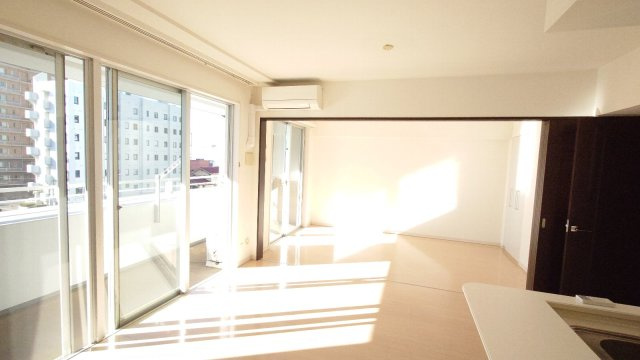 サンデュエル小山駅東通りの居間・リビング