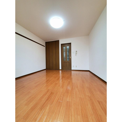 【居間・リビング】 | ラ　フェリーチェ | 洋室