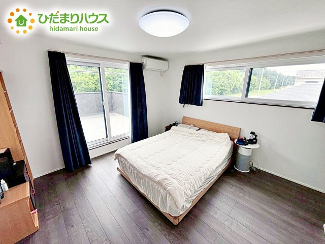 【寝室】 | 水戸市元石川町　中古戸建 | 質の良い睡眠で一日の疲れを癒す空間で気持ちの良い一日のスタートを切ることができます。バルコニーへ出入りでき、洗濯物干しや布団干しもラクラクです。