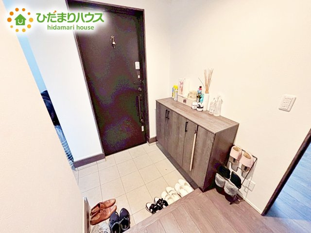 【玄関】 | 水戸市元石川町　中古戸建 | 丁度良い靴箱のサイズ♪これだけあれば家族全員の靴がしまえてスッキリ(^O^)
