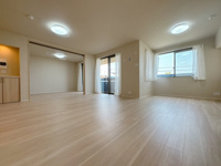 【居間・リビング】 | アダージュ原五番館☆仲介手数料無料☆ | ゆっくり過ごしたり食事をしたり、日々の暮らしに彩りを添えてくれる、そんな楽しく豊かな空間になりそうです。