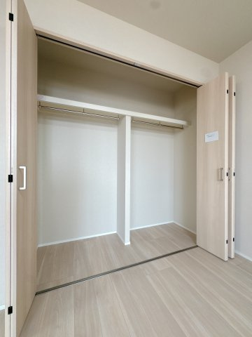 【収納】 | アダージュ原五番館☆仲介手数料無料☆ | たくさんあっても困らないのが収納スペース。ひとつでこれだけ大きいとずいぶん助かります。