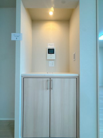 【セキュリティ】 | アダージュ原五番館☆仲介手数料無料☆ | モニター付きのインターホンを備えています♪訪問者の顔をしっかりチェックすることができますね。