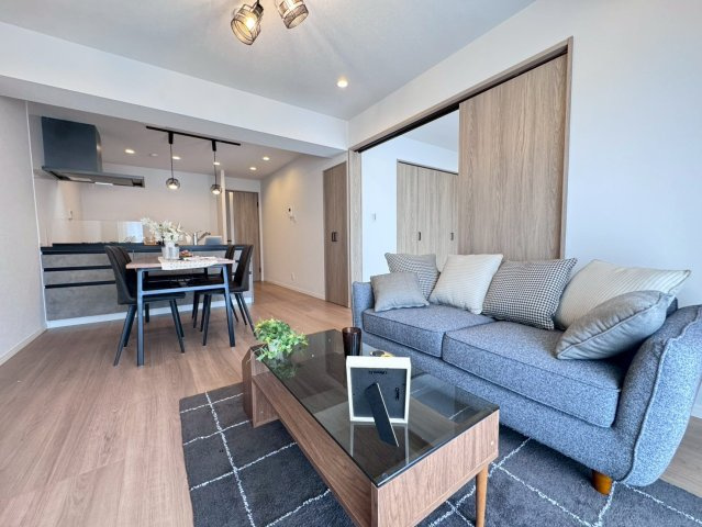 ■２０２５年８月リノベーション完了予定■５階南東角住戸■全居室収納付き３ＬＤＫ■伏見日光ハイツ２号棟の居間・リビング|リビング