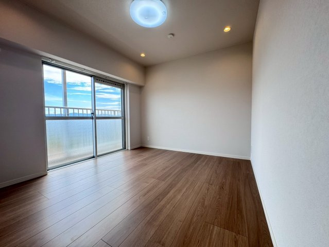 ■２０２５年８月リノベーション完了予定■５階南東角住戸■全居室収納付き３ＬＤＫ■伏見日光ハイツ２号棟の洋室|洋室