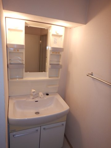 ライオンズマンション倉敷鶴形の独立洗面台