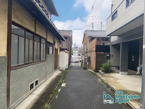 紫竹下芝本町 「京町家」連棟2戸の前面道路含む現地写真