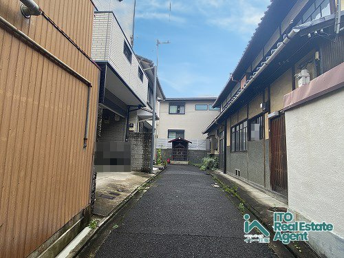 紫竹下芝本町 「京町家」連棟2戸の前面道路含む現地写真