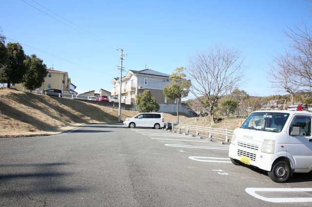 サン　ジェモーの駐車場