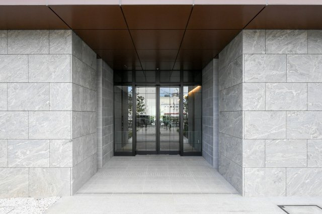 Sun Village B棟 5階のエントランス