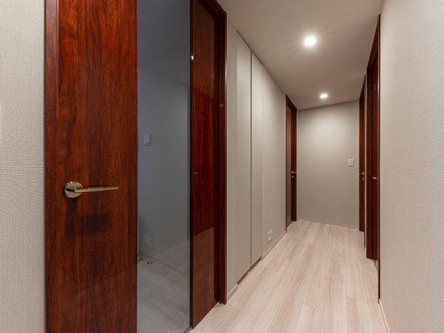 Sun Village B棟 5階の玄関