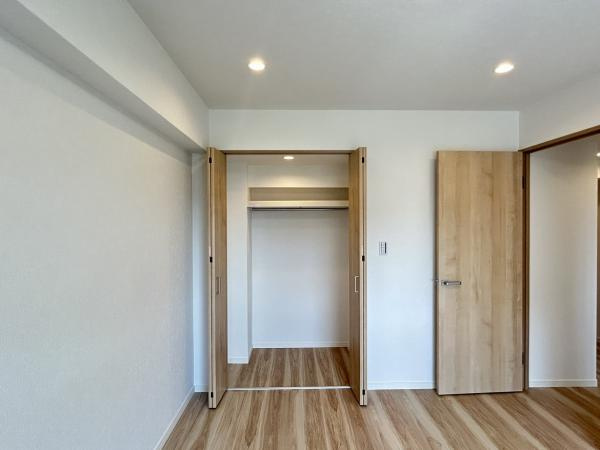 【収納】 | 洋室(トイレ横)の収納です。