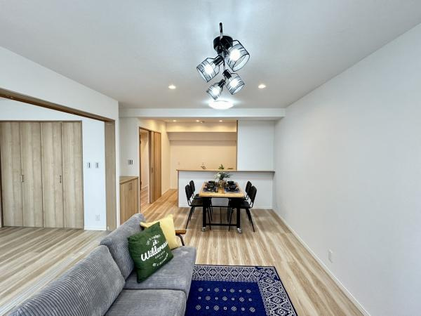 【居間・リビング】 | リビングの別角度です。