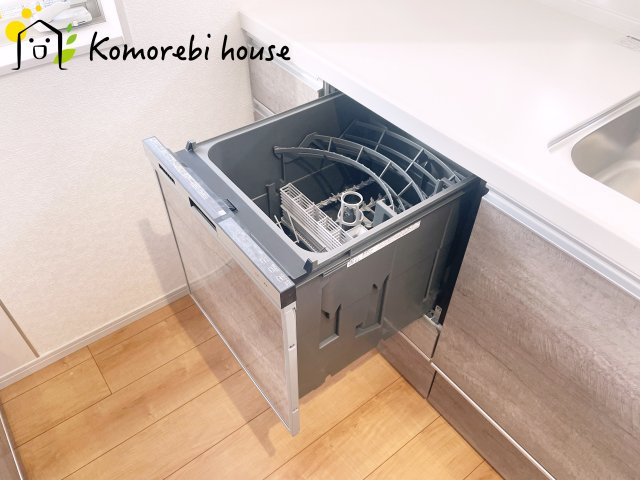 北本市中丸2丁目　新築一戸建て　いろどりアイタウン　01のキッチン|コンパクトなキッチンで掃除もラクラク