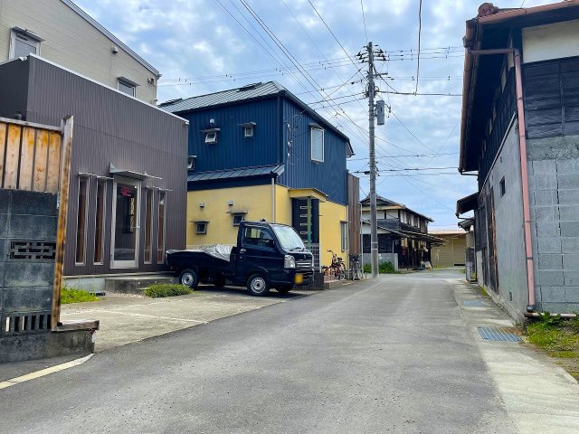 【前面道路含む現地写真】 | ◇◆小田原市栢山 中古戸建◆◇ | 前面道路突き当りは住宅につき、車通りが少なく静かな住宅地です！