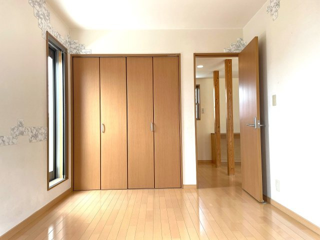 【収納】 | ◇◆小田原市栢山 中古戸建◆◇ | 2階洋室にはクローゼットが付いています。