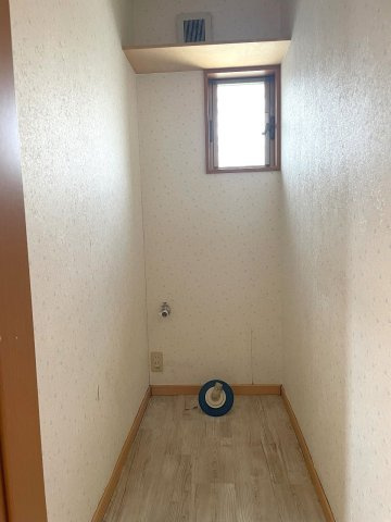 【ランドリースペース】 | ◇◆小田原市栢山 中古戸建◆◇ | 洗面所とは別に洗濯機置場があります。