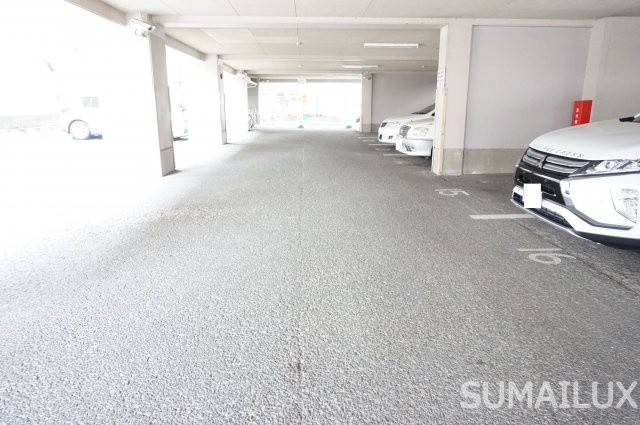 Niceマンション九品寺の駐車場