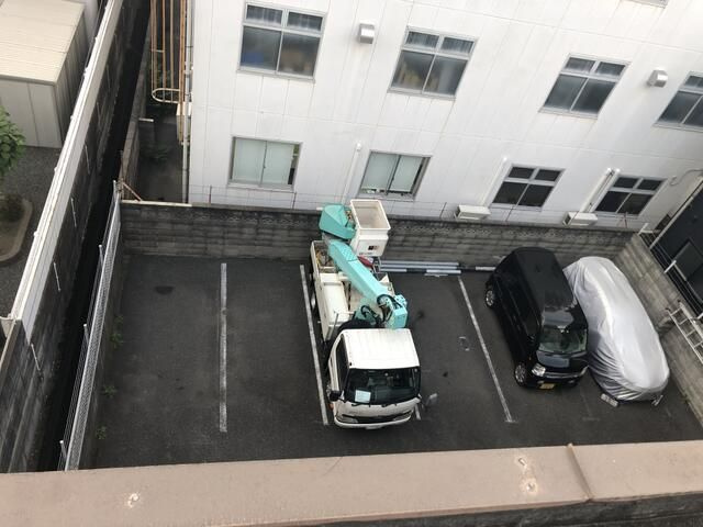 イマス澱女町（よどめちょう）事務所・倉庫の駐車場