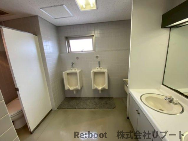  東信船橋ビルのトイレ|男子トイレ
