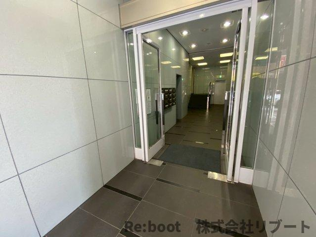  東信船橋ビルのエントランス