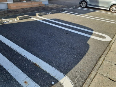【駐車場】 | メゾンプラシードⅠ | 駐車場があるので、車を買う予定の方も安心です