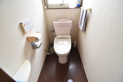 【トイレ】 | 鹿屋市西原2丁目　中古戸建 | 2F