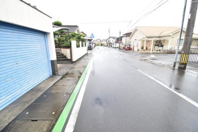 【前面道路含む現地写真】 | 鹿屋市西原2丁目　中古戸建