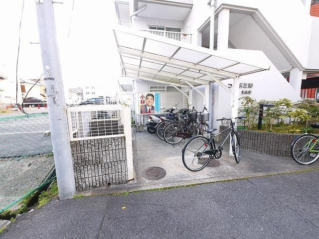コーポ三和新大宮Ⅰ号館のその他共用部分|駐輪場があります