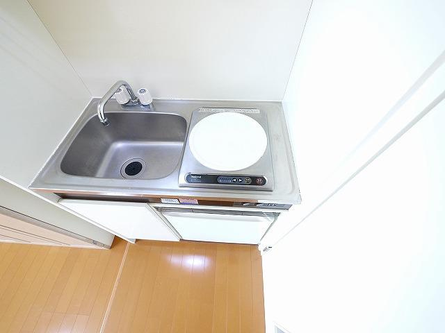 コーポ三和新大宮Ⅰ号館のキッチン|キッチンでお料理をお楽しみください