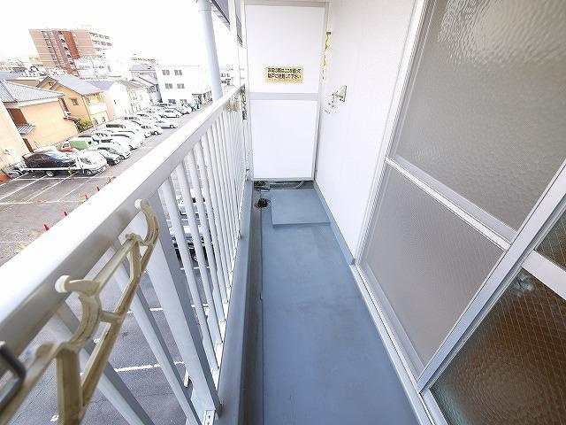 コーポ三和新大宮Ⅰ号館のバルコニー|落ち着いた時間を過ごせるバルコニーです