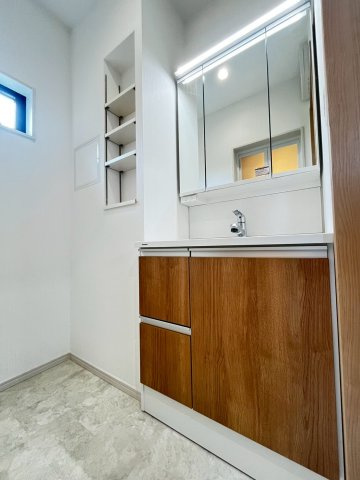 LINOメゾン岸部南の洗面所