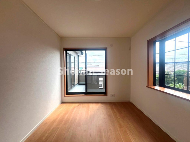 【洋室】 | ２部屋がバルコニーに繋がり、洗濯動線もスムーズです♪