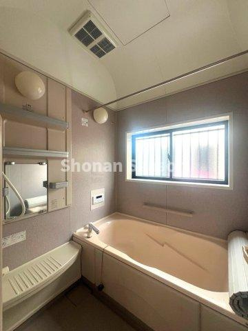 【浴室】 | 浴室乾燥機・追い焚き機能を備えた、設備充実の浴室です♪