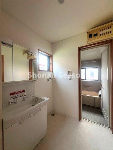 【独立洗面台】 | 水回りが集中した家事ラク動線！家事負担が軽減できますね♪