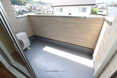 【バルコニー】 | ソレイユ・タカクラ | 外からの目が気にならないバルコニーで洗濯物が干せます
ソレイユ・タカクラ　204号室　平成26年4月25日