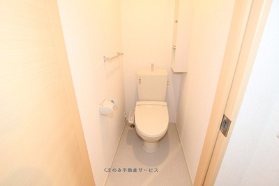 【トイレ】 | ソレイユ・タカクラ | ゆったりとした空間のトイレです
ソレイユ・タカクラ　204号室　平成26年4月25日