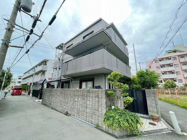 フォレストコート2番館の外観