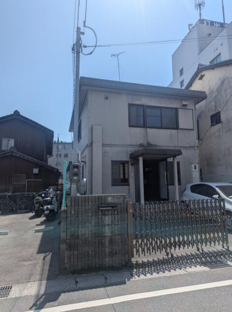大津市打出浜の店舗事務所の外観