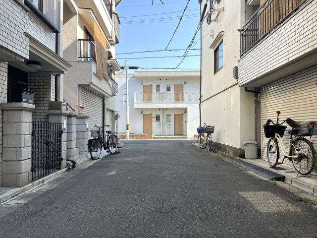 小路町　中古一戸建ての前面道路含む現地写真|■物件内覧・資金計画相談・住宅ローン相談、リフォーム相談、お問合せ受付中■
※当日・翌日のご内覧、ご相談はお電話でのお問合せがスムーズです！