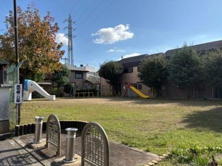 【展望】 | 宝塚高司 新築戸建て | 玄関をでたらそこは解放感のある公園です。季節を感じられます。