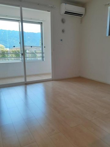 ラ・フェリーチェⅡの居間・リビング|広いリビング★