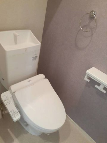 ラ・フェリーチェⅡのトイレ|嬉しい温水洗浄便座付き♪