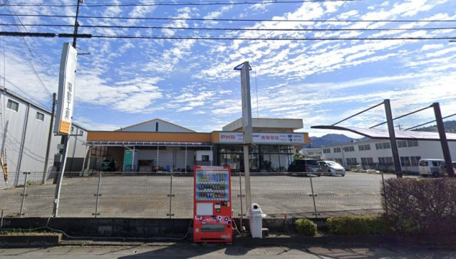 湖南市夏見の倉庫の外観