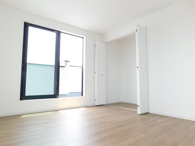 名古屋市西区枇杷島３期の洋室|◇３階洋室◇　　南面で明るい洋室７．０帖　収納完備！　バルコニー利用可♪